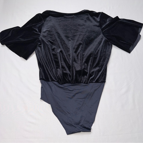 Zara Black velvet batwing sleeve bodysuit - Picture 2 of 9